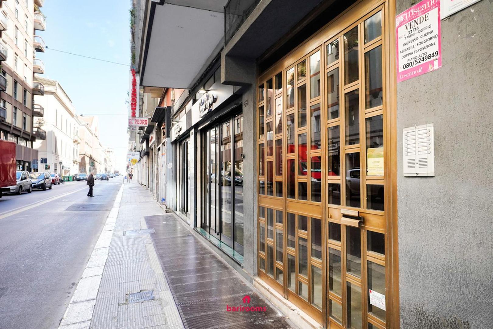 Barirooms Piccinni Exterior photo